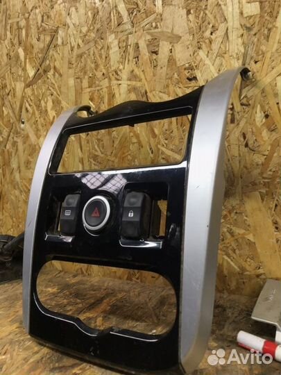 Консоль центральная Renault Logan седан 1 2011