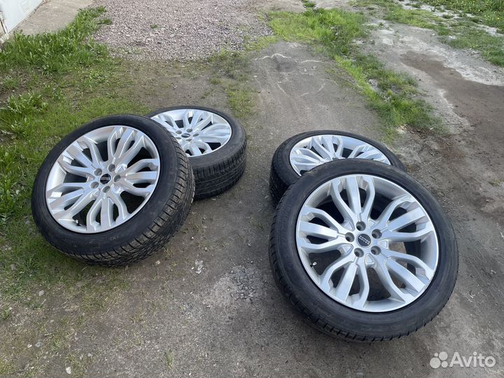 Оригинальный комплект колёс r21 на Range Rover