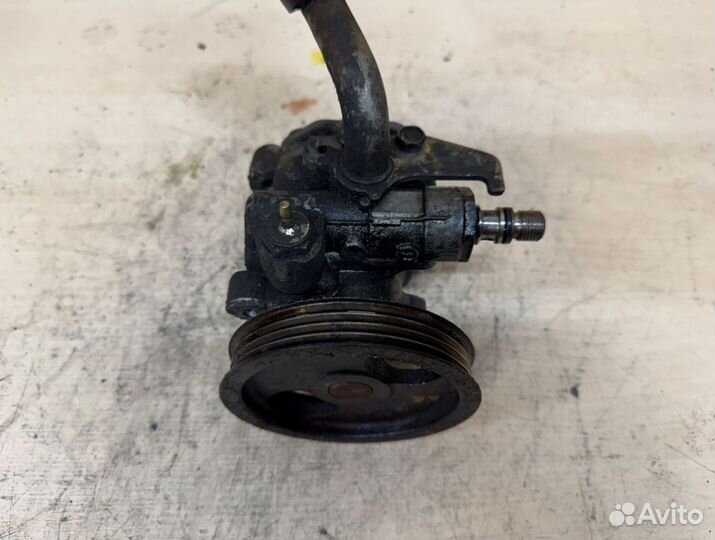 Насос гидроусилителя руля Mitsubishi L200 6G72