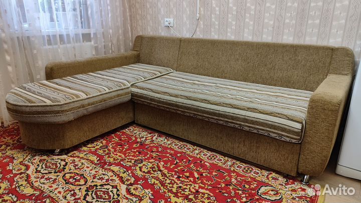 Диван угловой
