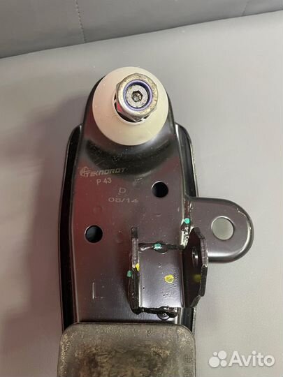 Рычаг подвески передней нижний левый MI-226