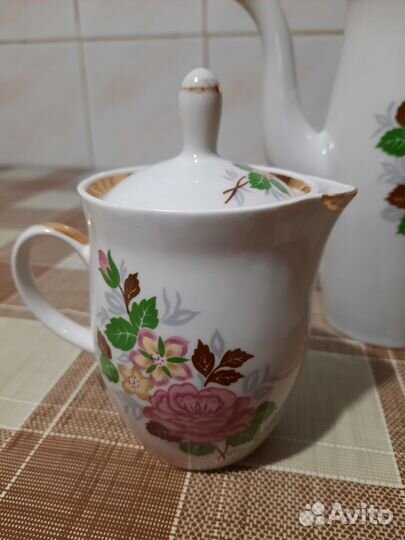 Заварочный чайник и сливочник. Производство СССР