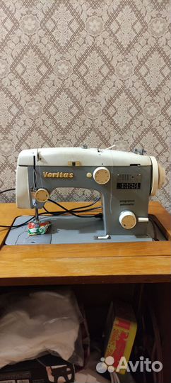 Швейная машинка Veritas ножная