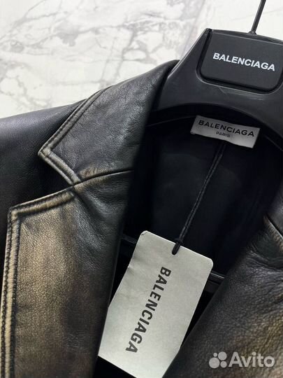 Кожаный пиджак Balenciaga