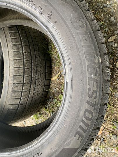 Bridgestone Blizzak VRX2 225/55 R17