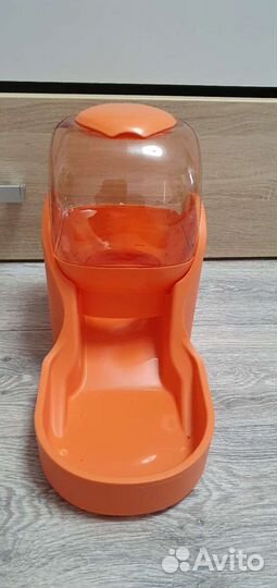 Автоматическая кормушка для кошек и собак