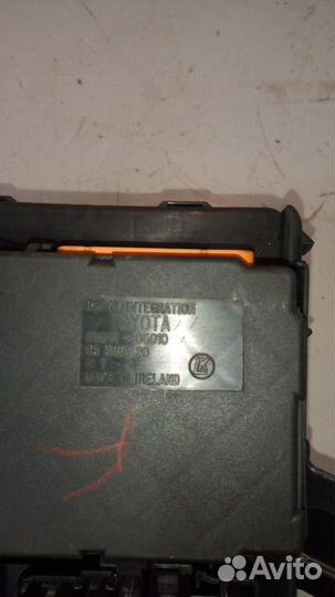 Тойота авенсис 1 блок предохранителей салонный