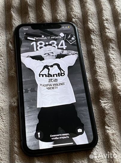 Телефон iPhone 11 64gb