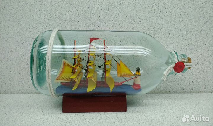 Парусник жёлтый в бутылке 18,6