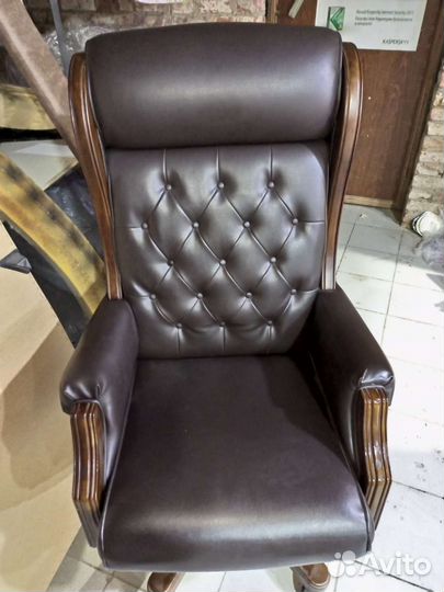 Перетяжка обивка стульев кресел кроватей