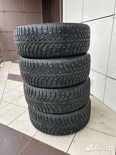 Bridgestone Blizzak Spike-01 205/55 R16