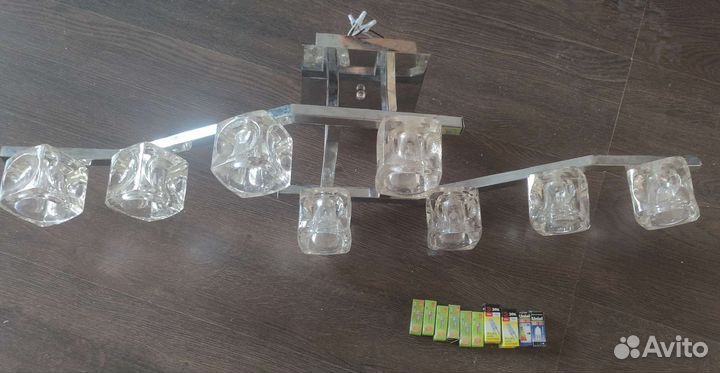 Люстра потолочная на штанге