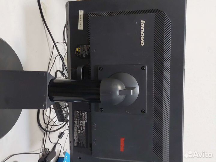 Монитор Lenovo L1940pwD 19' 16:10. 1440x900