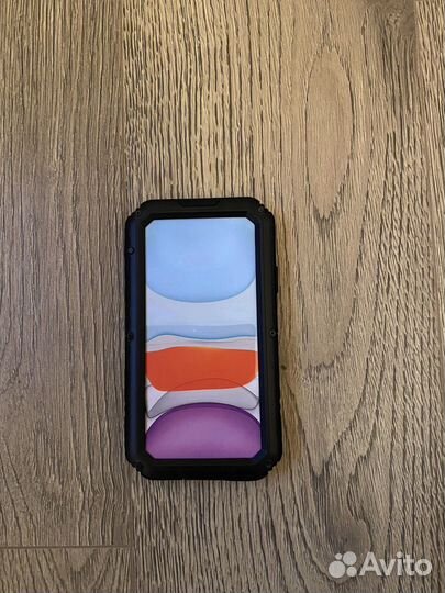 Чехол на iPhone 11