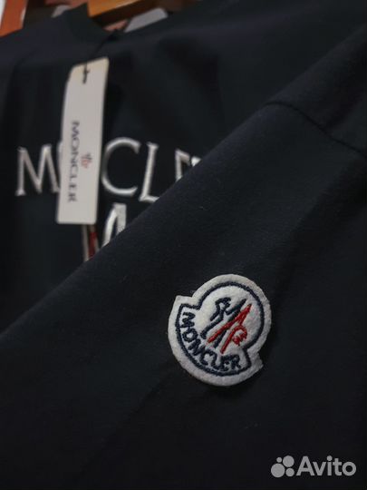 Moncler: футболка для тех, кто следит за стилем