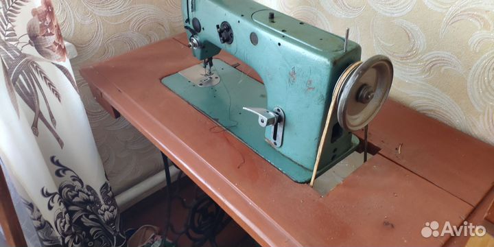 Швейная промышленная машина