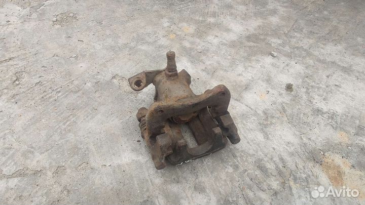 Суппорт задний Audi A6 C4 левый правый