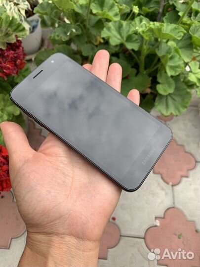 Телефон Samsung galaxy J2 Core