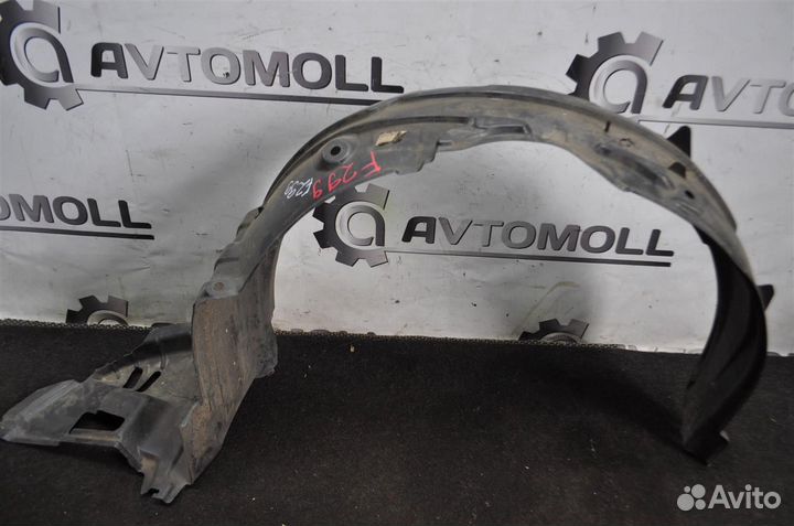 Подкрылок передний правый toyota corolla ZZE121