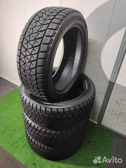 Bridgestone Blizzak DM-V2 285/45 R22