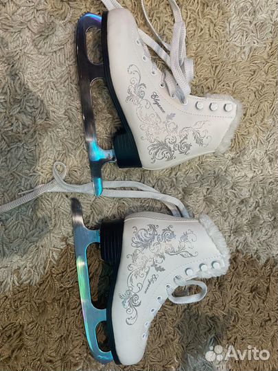 Коньки фигурные 32