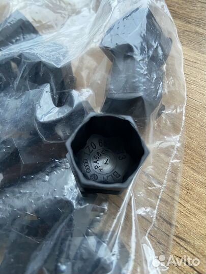 Комплект оригинальных колпачков на болты Skoda