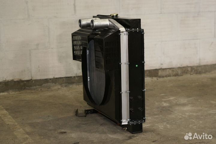 Радиатор охлаждения двигателя R6110