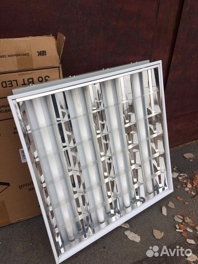 Светильник потолочный