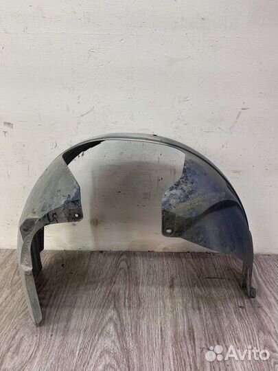Подкрылок передний правый Ford Fiesta хетчбэк 3-Х
