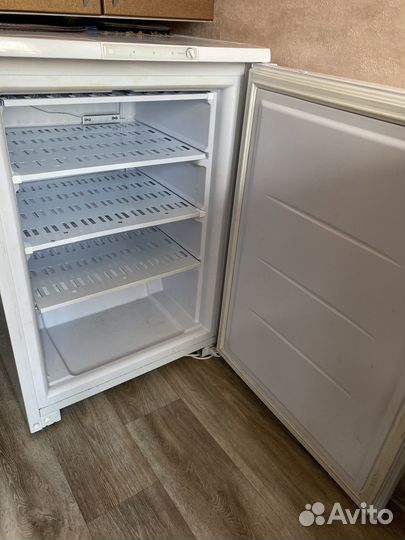 Продам морозильную камеру