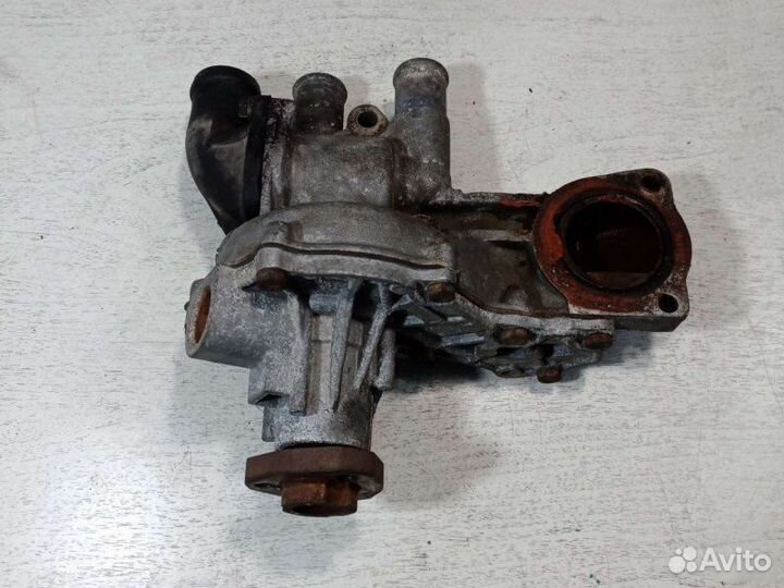 Водяной насос помпа Volkswagen Golf 3
