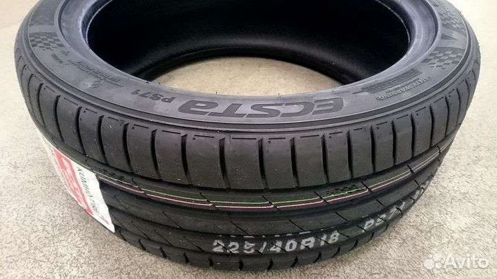 Kumho Ecsta PS71 215/45 R18 93Y