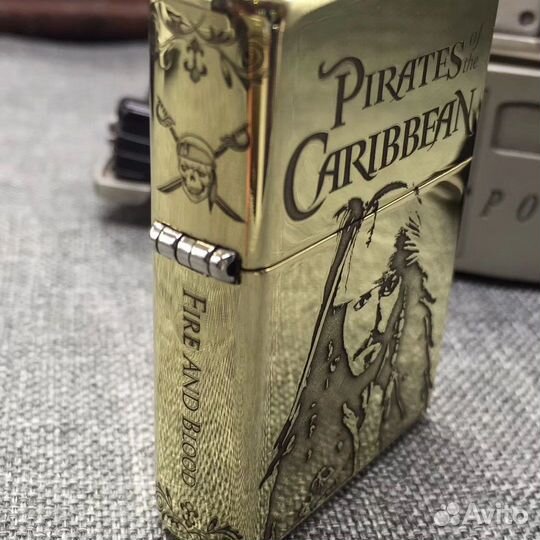 Zippo- Пираты + кремни и кейс в подарок