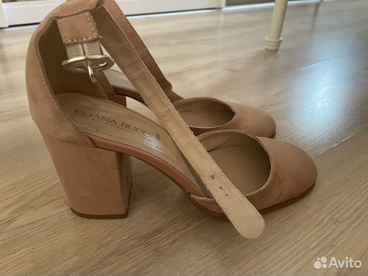 Туфли замшевые бежевые 39