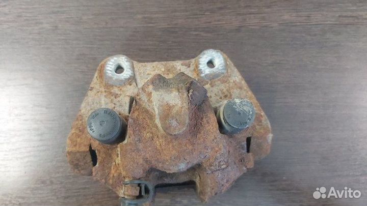 Суппорт тормозной задний левый Bmw X3 2.0D E83 N47