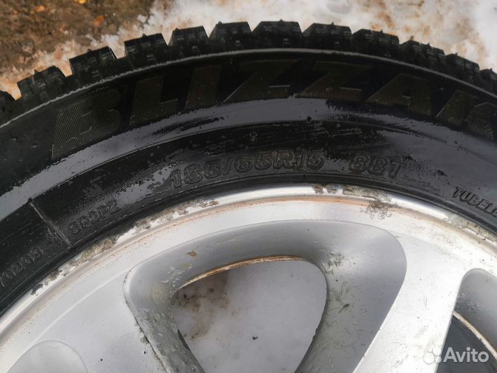 Bridgestone Blizzak Spike-02 185/65 R15 T