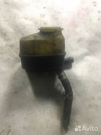 Бачок для тормозной жидкости Toyota Carina CT190