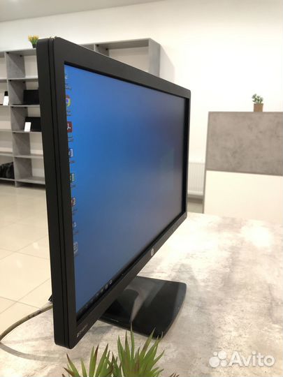 Монитор HP 22