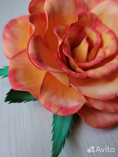 Брошь ручной работы из фоамирана