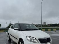 Skoda Fabia 1.6 AT, 2011, 87 000 км, с пробегом, цена 950 000 руб.