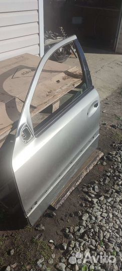 Мерседес W 211 дверь водительская