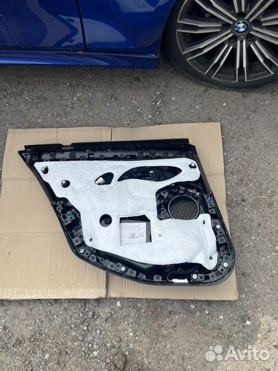 Обшивка задней двери BMW G20
