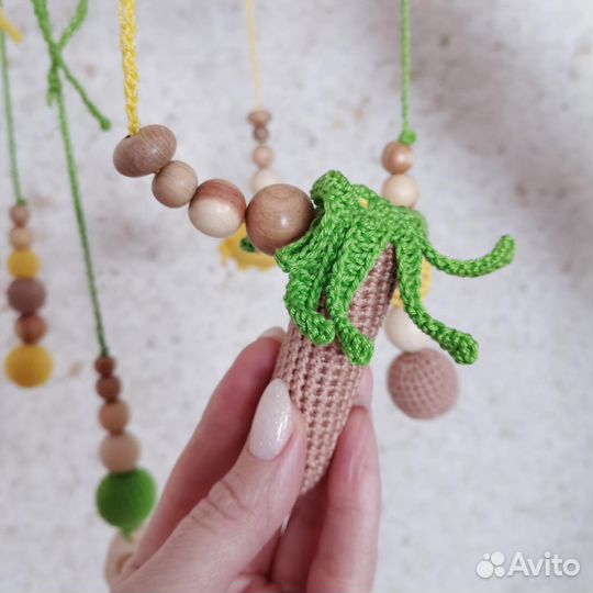 Музыкальный мобиль на кроватку