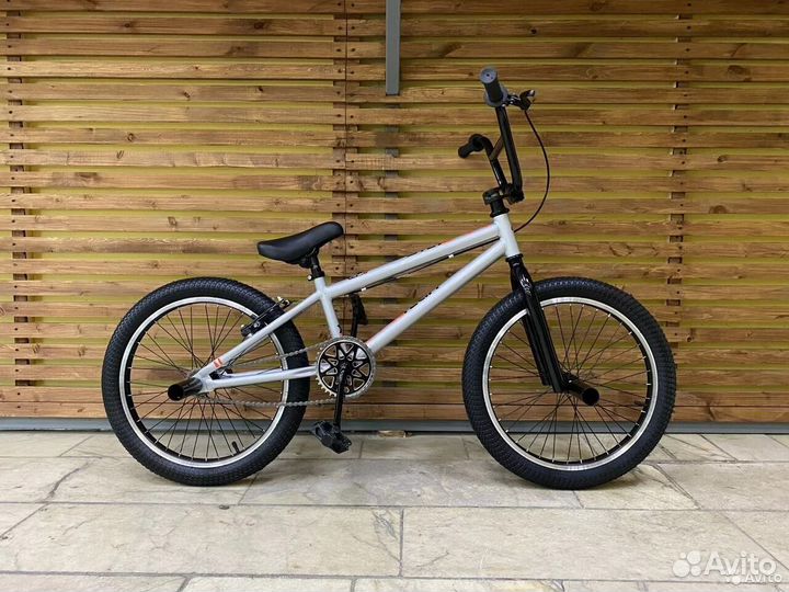 Трюковой велосипед BMX