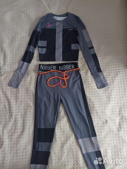 Спортивный костюм женский