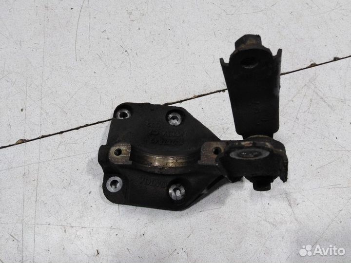 Кронштейн переднего правого привода