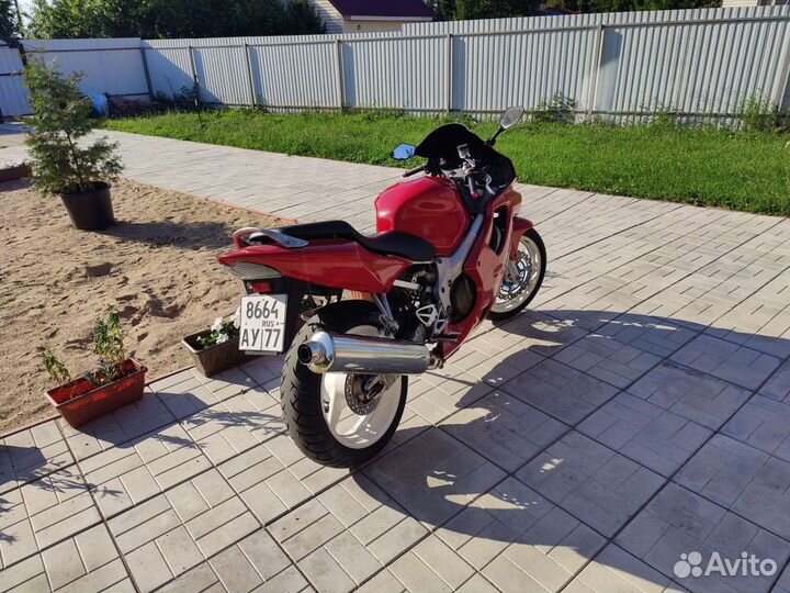 Honda cbr600f4i