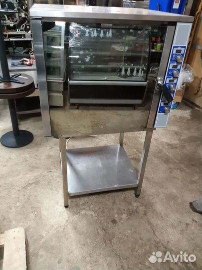 Конвекционная печь на 6 уровней