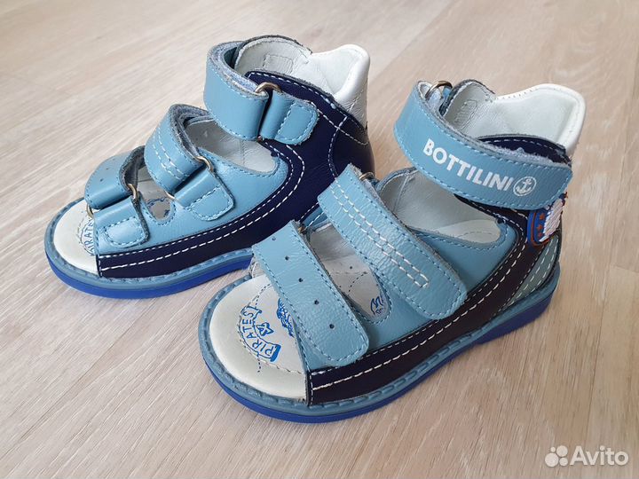 Детские кожаные сандали Bottilini размер 22