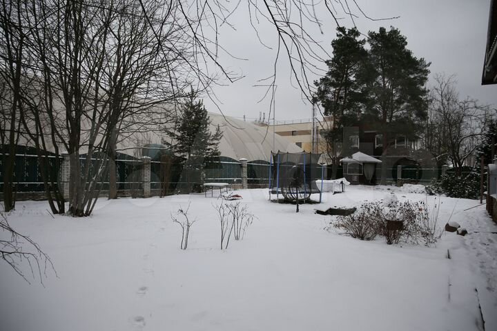 Дом 232,9 м² на участке 12 сот.